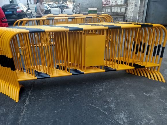 铁马护栏图1