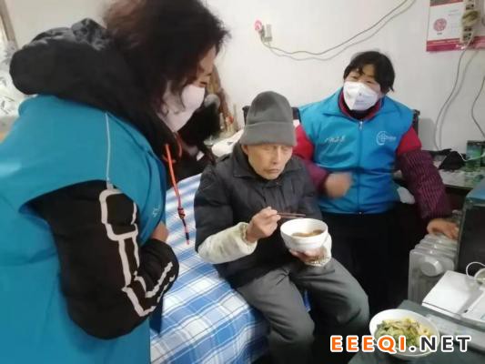 南京新百:这些力量很平凡,却让我们泪流满面