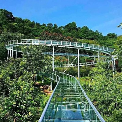 爆红玻璃构造的景点游乐设施刷屏朋友圈玻璃滑道图3
