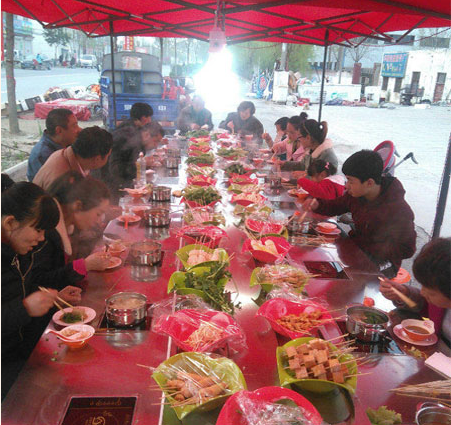 旋转火锅传送带设备 回转串串香设备 厂家直销图2