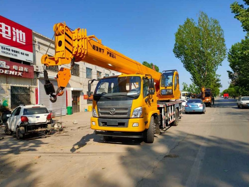 利拓供应 多功能吊运汽车吊工程建筑液压油电两用汽车起重机图2