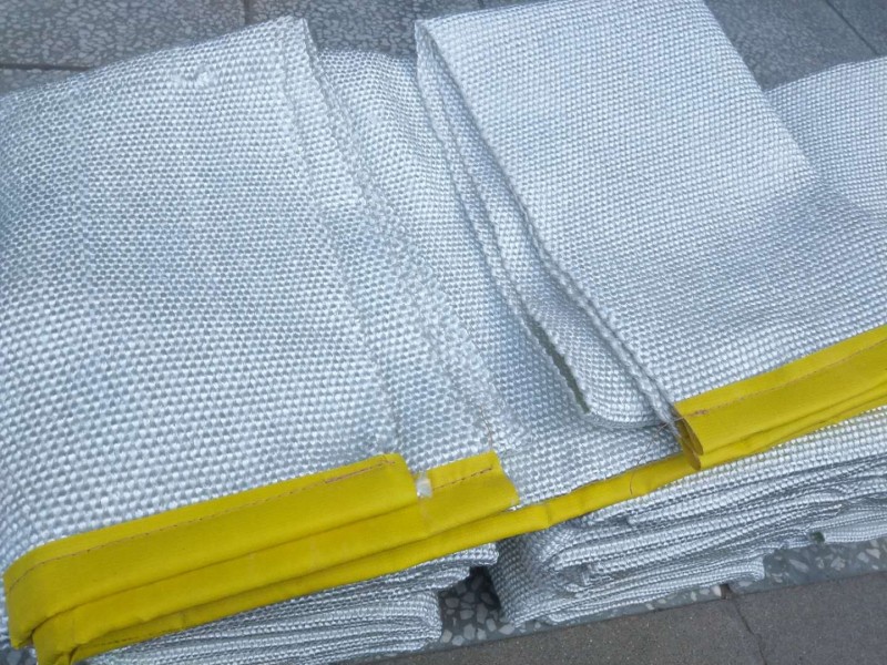 电焊防火毯 2mm玻璃纤维耐高温电焊毯厂家